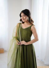 Roman chanderi silk anarkali set in Mehendi green (sleeves available)