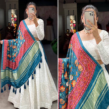 Exquisite white Lehenga with gaji silk dupatta (Kalamkari print)