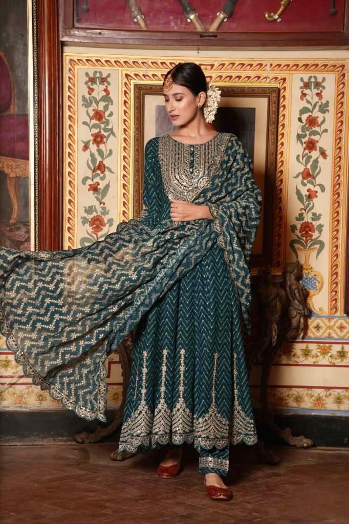 Flowy anarkalis in cotton silk