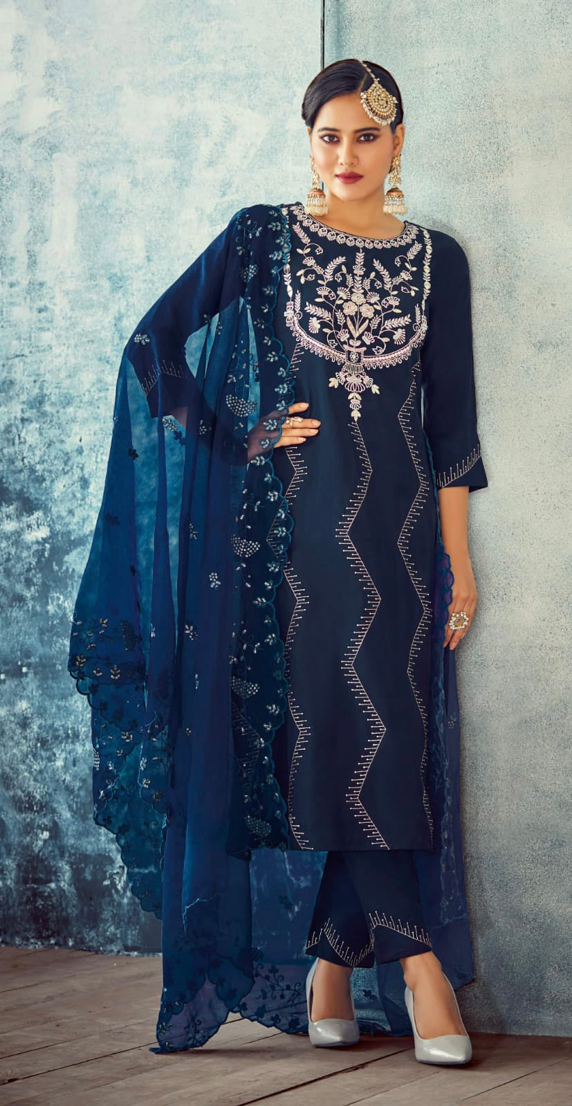 Shichi collection - salwaar kameez with organza dupatta