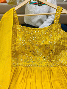 Niks collection: yellow tiered gown
