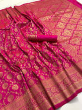 Banarasi weaving saree