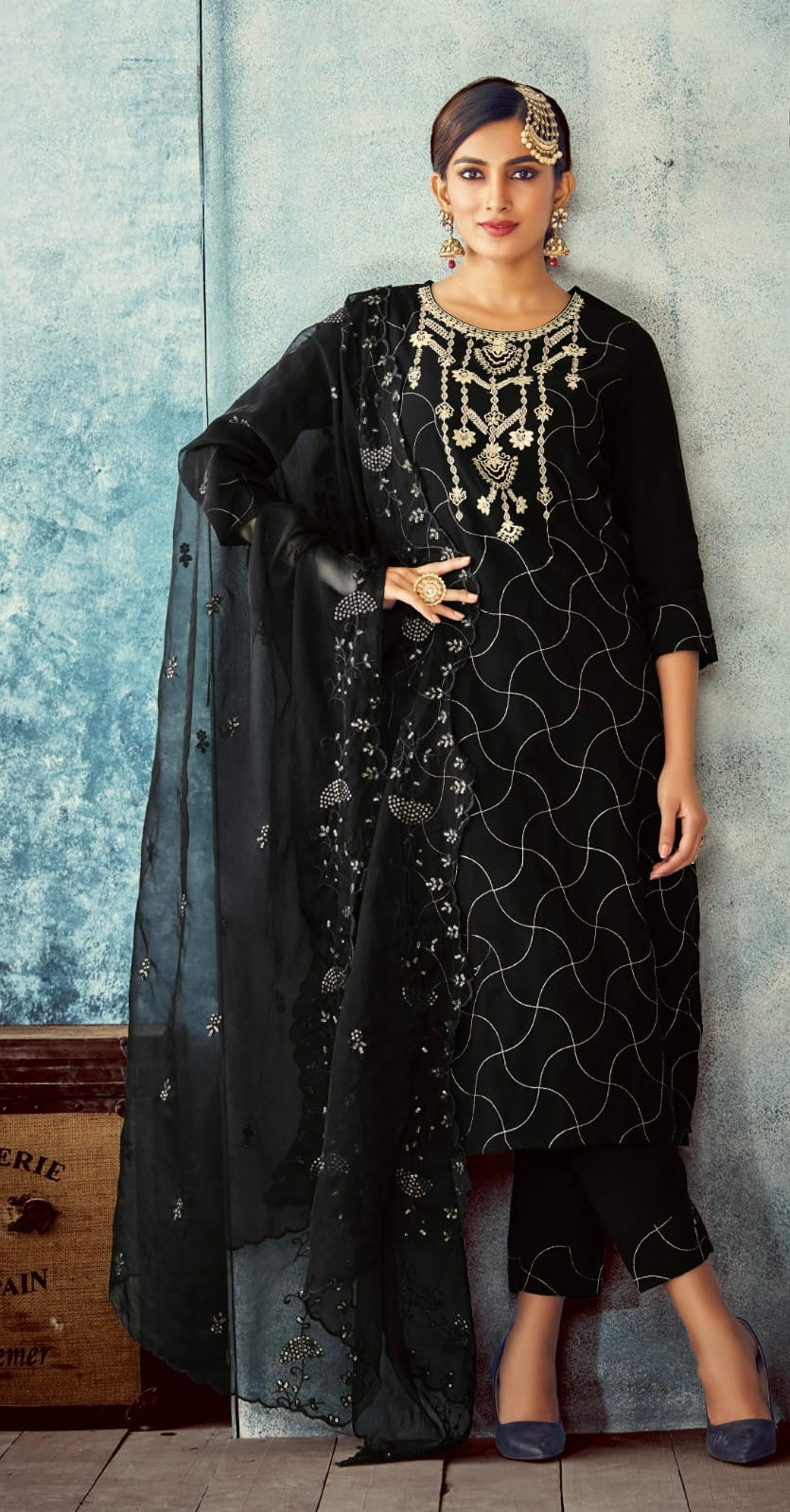 Shichi collection - salwaar kameez with organza dupatta
