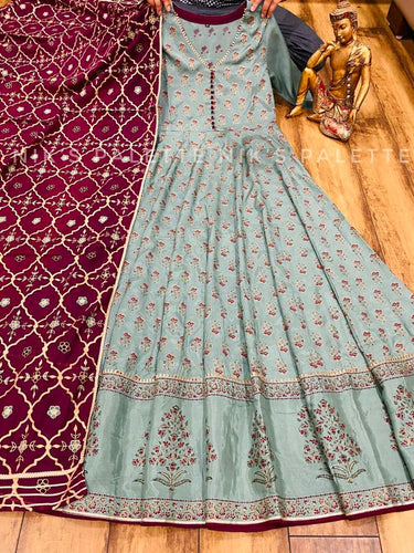 Niks collection: green and deep red dupatta