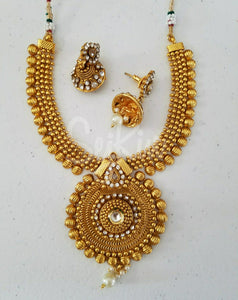 Gold set: necklace and earrings