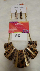 Leopard chain necklace