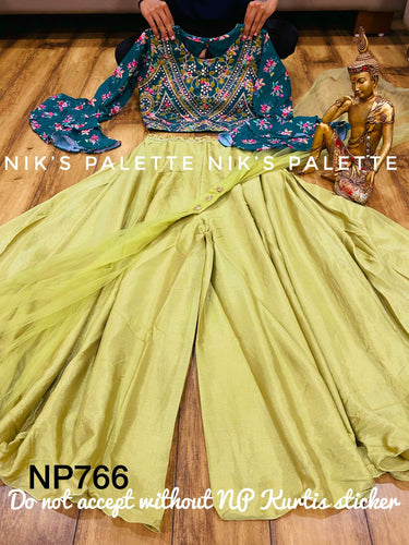 Niks collection: palazzo with bell sleeves top